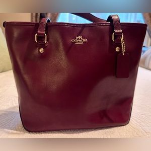 Coach Tote in wine Serrano leather